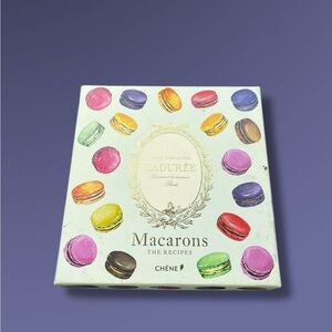 Ladurée Macarons Recipe Book